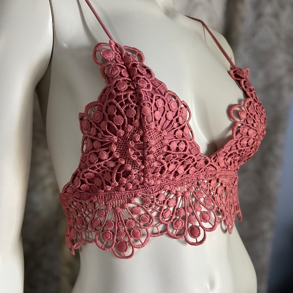 Forever 21 | Summer Pink Crochet Crop Spaghetti, Strap, Top Boho-inspire… - Picture 7 of 17